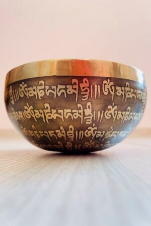 Engraved Tibetan singing bowl, Ø 11 cm