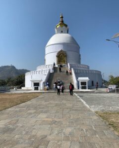 nepal 8 240x300 - В один день у нас получается вместить недельную программу