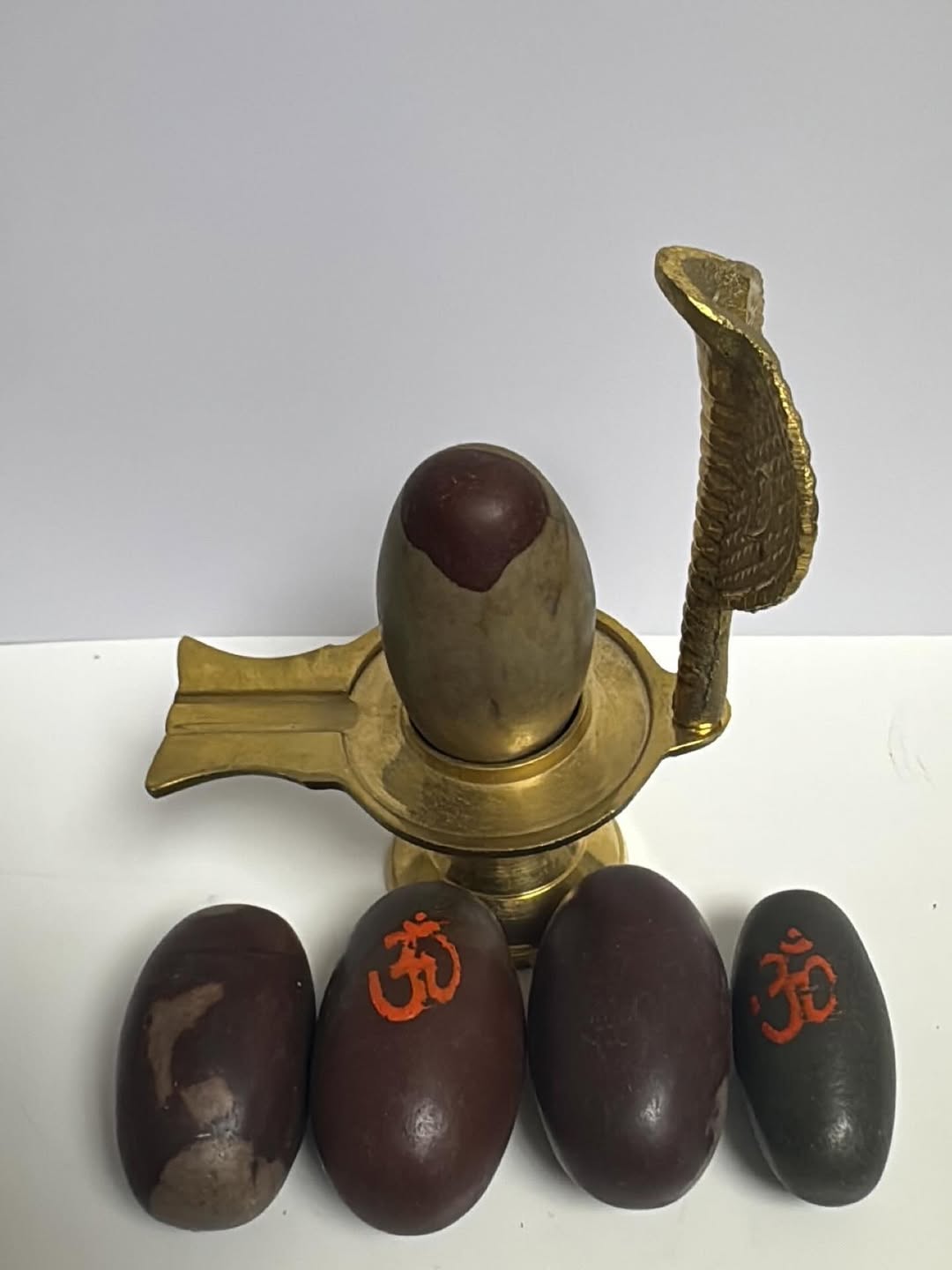 Камінь Шивалінг (Shivalingam) — символ гармонії чоловічої та жіночої енергії Камінь Шивалінг (Shivalingam) — символ гармонії чоловічої та жіночої енергії