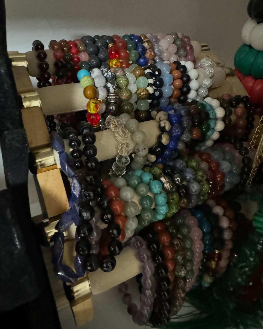 Браслети з натуральних каменів з Індії Браслети з натуральних каменів з Індії