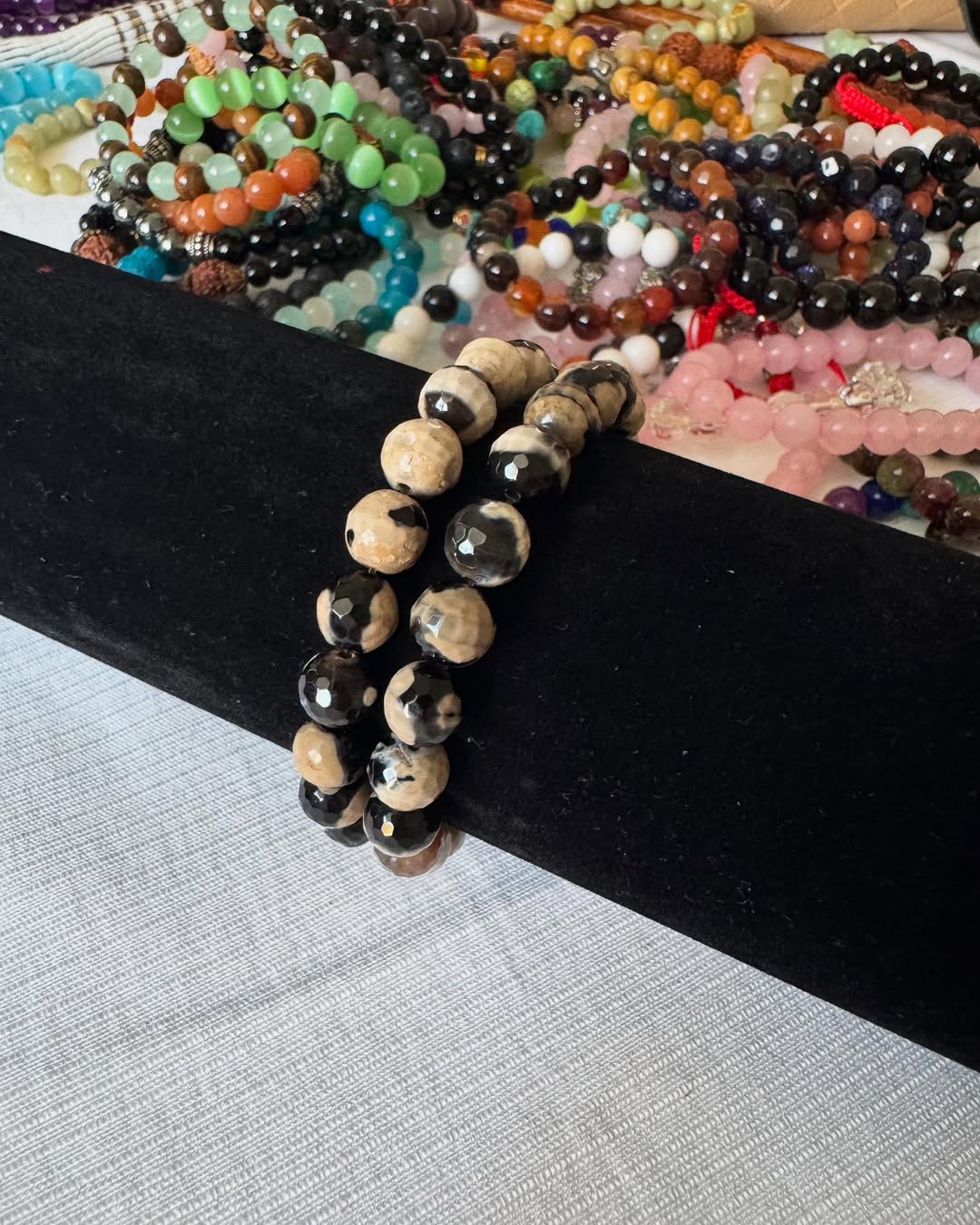 Браслети з натуральних каменів Браслети з натуральних каменів