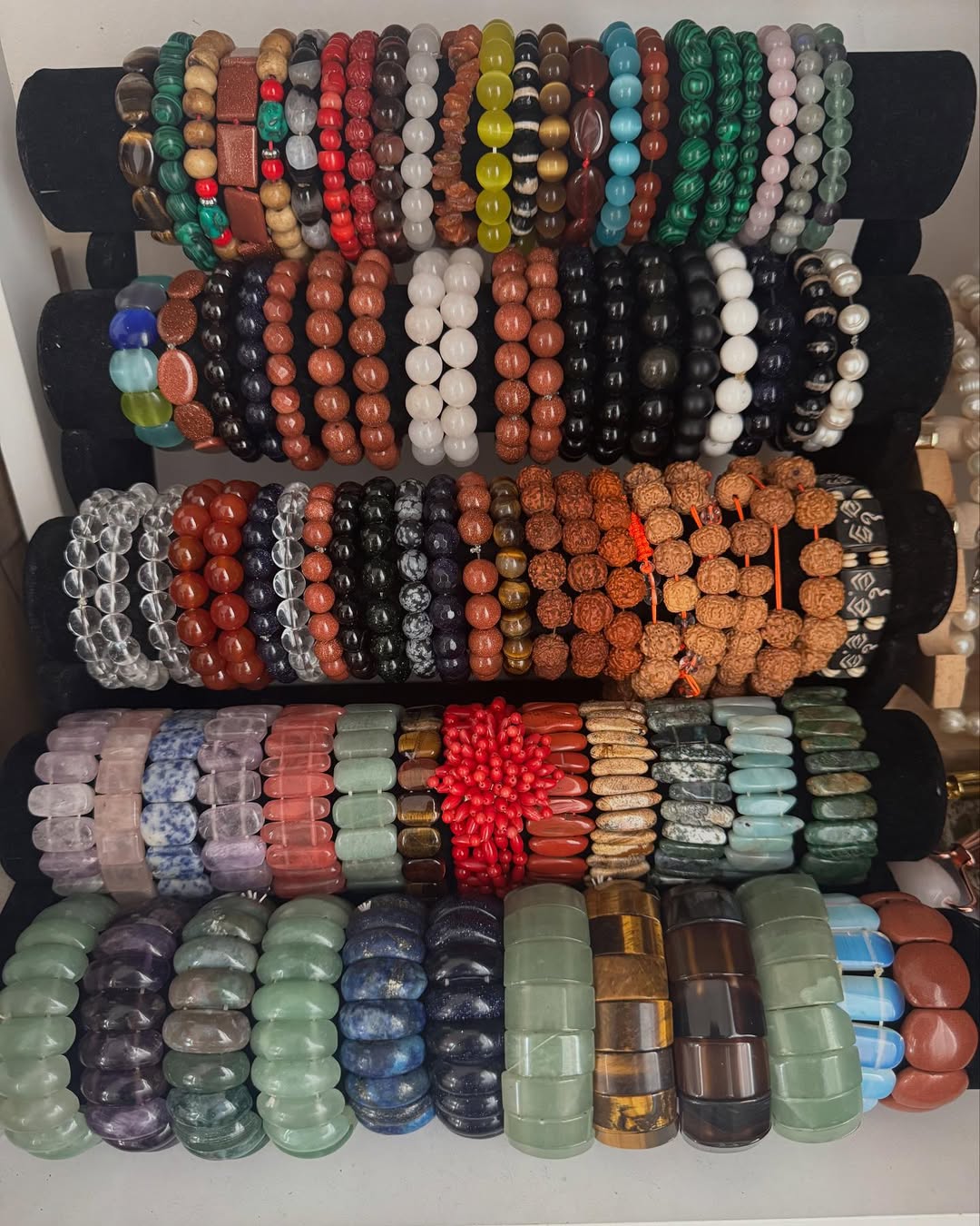 Браслетики на будь-який смак Браслетики на будь-який смак