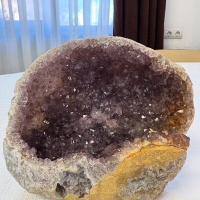 Друза-печерка з аметисту – джерело спокою та духовної гармонії