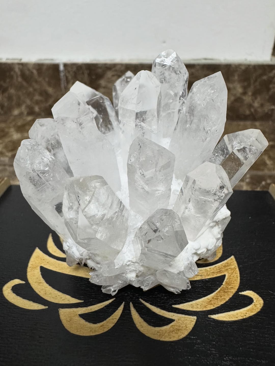 Друзи з гірського кришталю Друзи з гірського кришталю