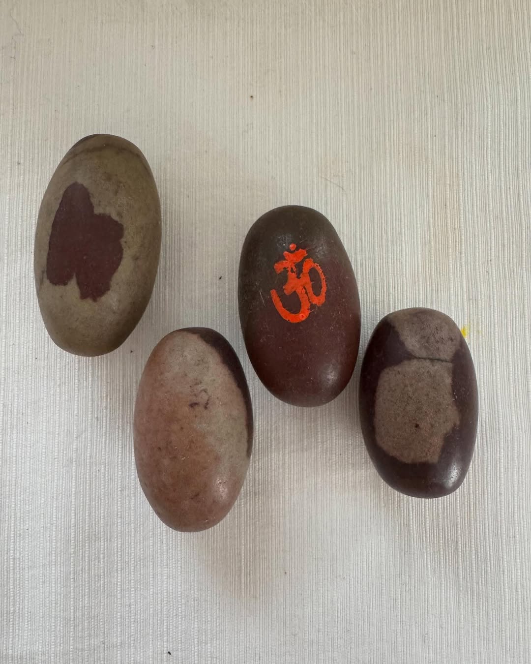 Камінь яйцевидної форми Шивлінгам Камінь яйцевидної форми Шивлінгам