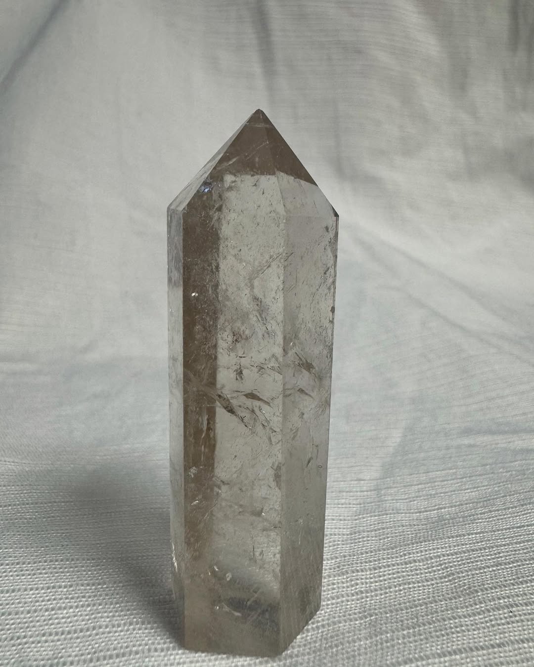 Конус із гірського кришталю — камінь світла, чистоти й сили. Конус із гірського кришталю — камінь світла, чистоти й сили.