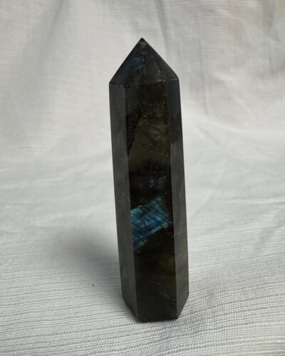 Конус із лабрадориту у формі олівця