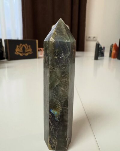 Конус з лабрадориту