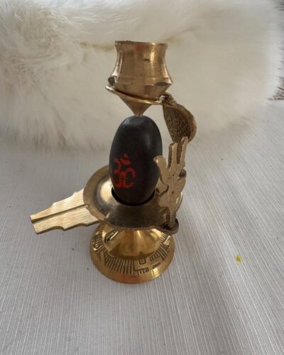 Пьедестал для Шивлінгама яйцевидної форми