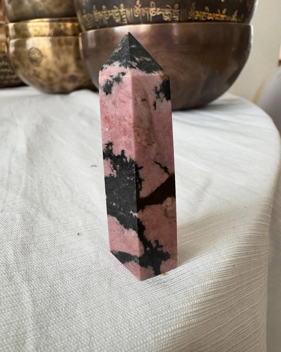 Родоніт, конус-карандаш — 8 см Родоніт, конус-карандаш — 8 см