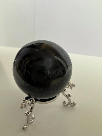 Шар з лабрадориту — камінь інтуїції та внутрішньої сили Шар з лабрадориту — камінь інтуїції та внутрішньої сили