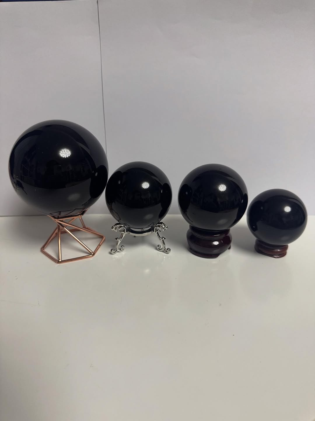 Шари з обсидіану — камінь сили, захисту та очищення Шари з обсидіану — камінь сили, захисту та очищення