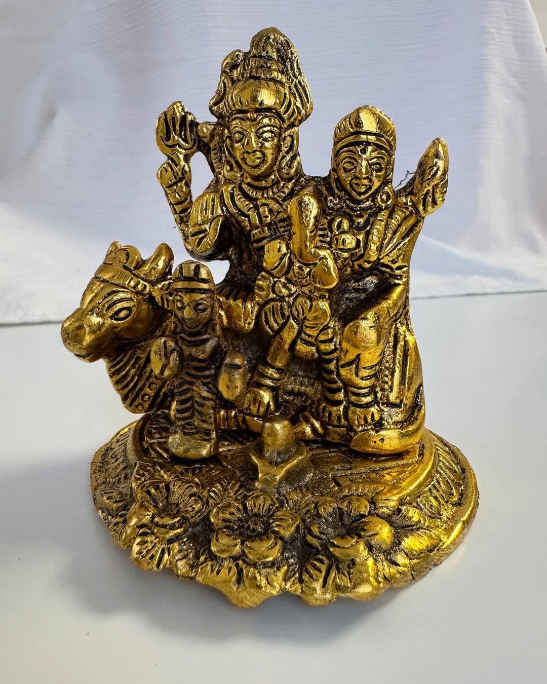 Сім’я Шиви з металу — єдність, гармонія, божественна любов Сім’я Шиви з металу — єдність, гармонія, божественна любов