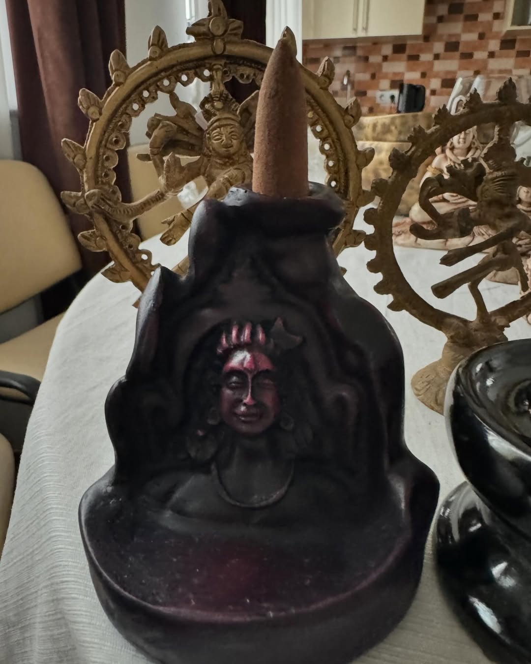 Статуетка Шиви з ефектом димлячих хмар Статуетка Шиви з ефектом димлячих хмар