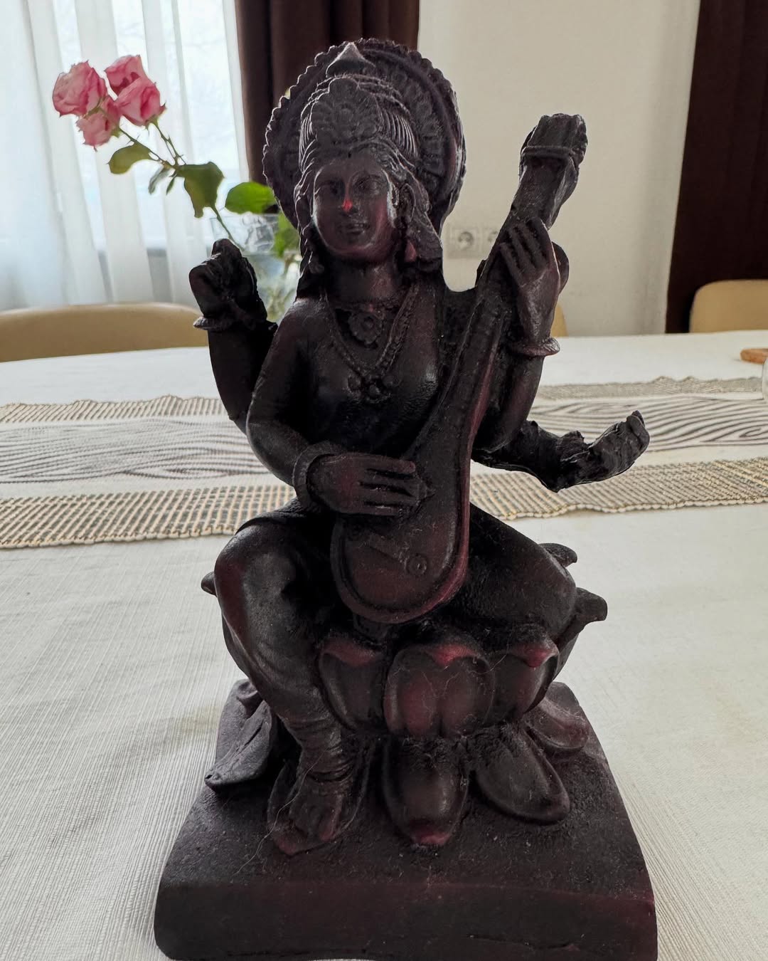 Статуетка Богині Сарасваті Статуетка Богині Сарасваті