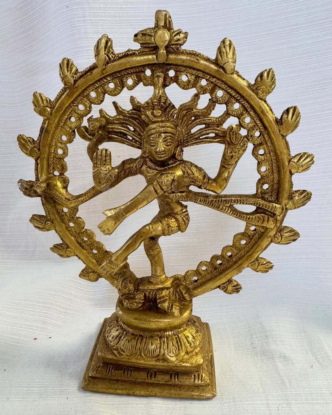 Статуетка “Танцюючий Шива” — радість, свобода, пробудження Статуетка “Танцюючий Шива” — радість, свобода, пробудження