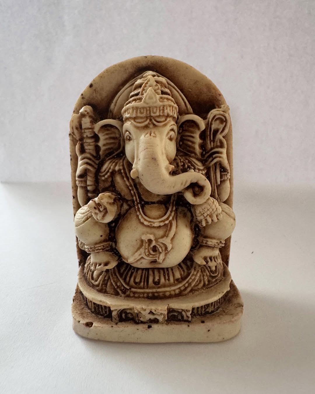 Статуетки індійських божеств Статуетки індійських божеств