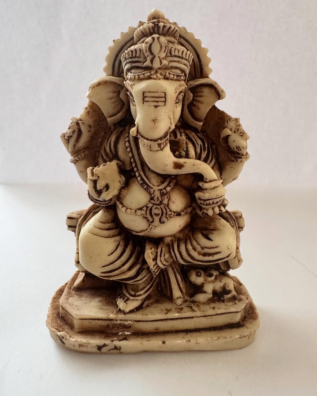 Статуетки індійських божеств Статуетки індійських божеств