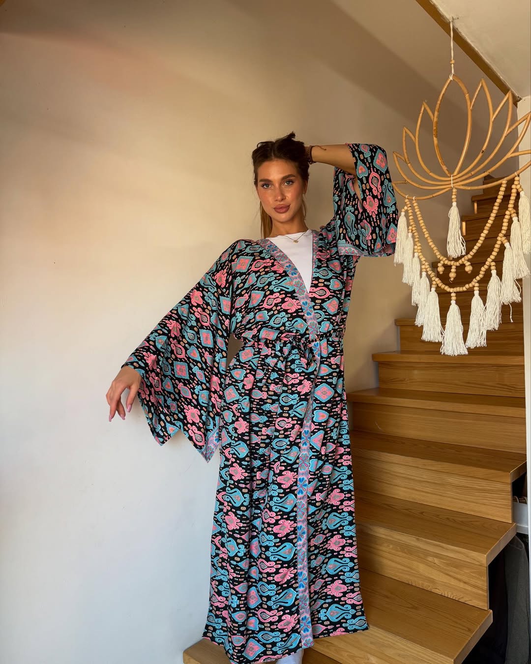 Стильні халати з Індії в стилі бохо — легкі, яскраві, вільні Стильні халати з Індії в стилі бохо — легкі, яскраві, вільні
