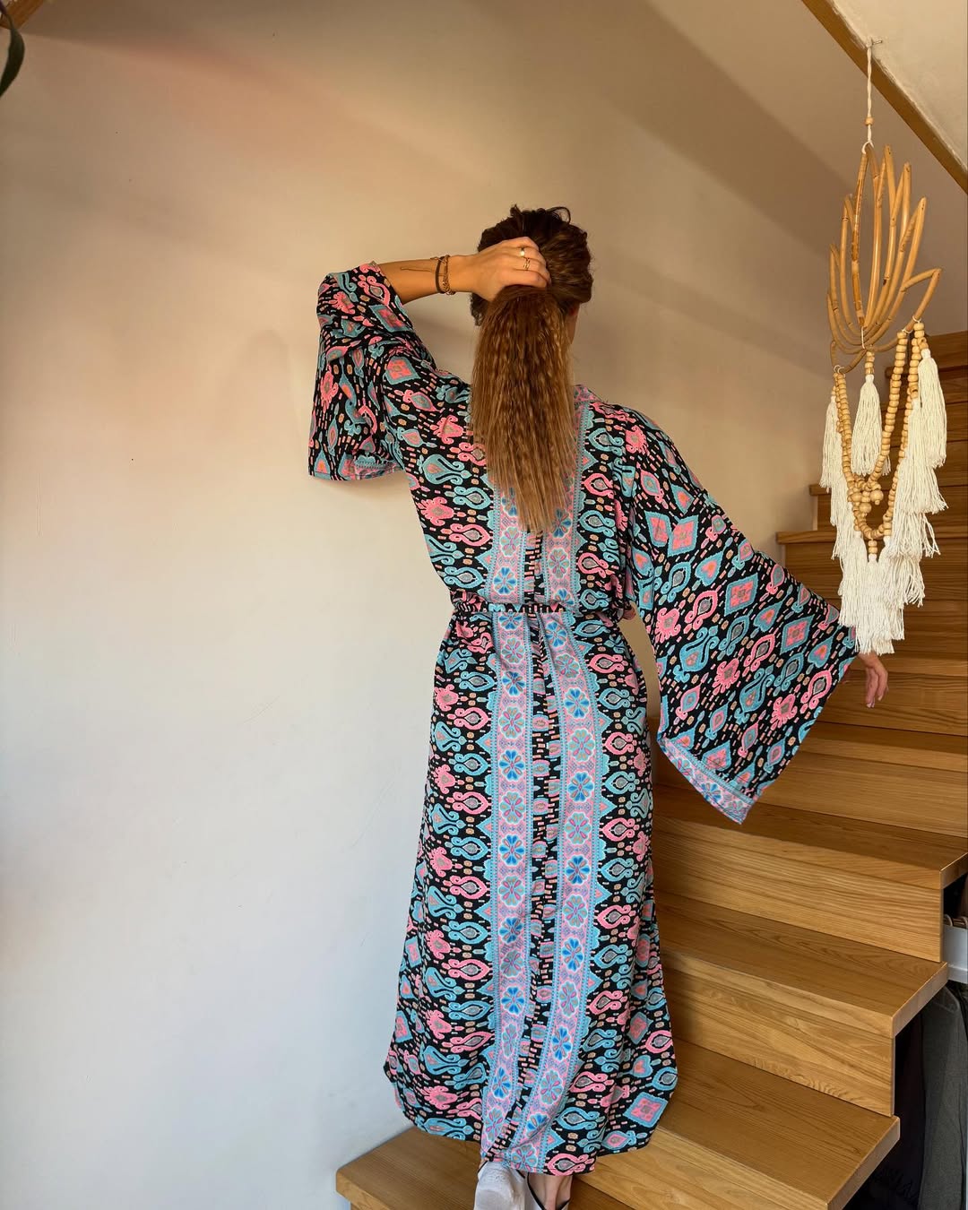 Стильні халати з Індії в стилі бохо — легкі, яскраві, вільні Стильні халати з Індії в стилі бохо — легкі, яскраві, вільні