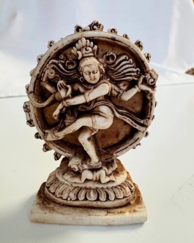 Танцюючий Шива — символ трансформації та енергії життя